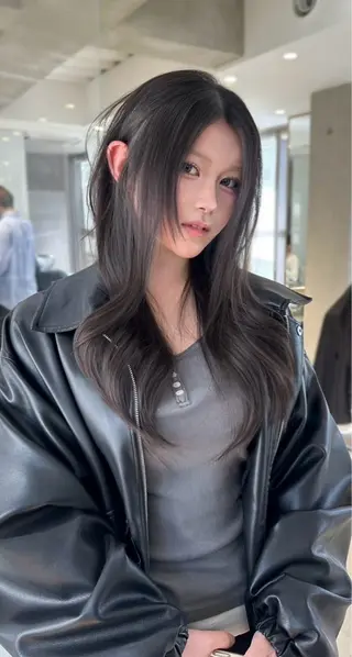 ロング カラー ヘアアレンジ 🫧🇰🇷韓国ヘア レイヤー🐺Yutaのヘアスタイル