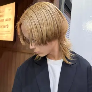 ショート カラー Hinako🦋 ブリーチカラーのヘアスタイル