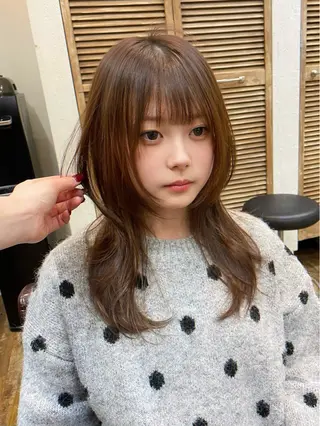 ロング カラー リベルテ新宿 顔周りレイヤー/艶髪のヘアスタイル