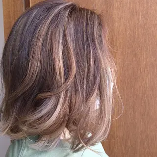 ミディアム カラー beel 【ベエル】のヘアスタイル