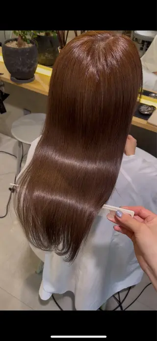 セミロング 小野 愛美のヘアスタイル