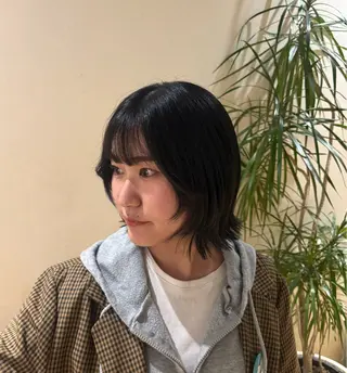 ミディアム まみ/レイヤーカット /暖色カラーのヘアスタイル
