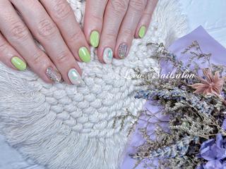 ショート カラー ネイル Le’a NailSalonのネイルデザイン