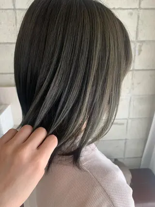 ミディアム カラー 眞名子 瑞紀のヘアスタイル