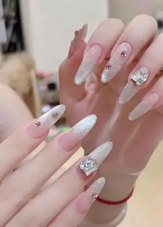 ネイル T.Lee Nail Lilyのネイルデザイン
