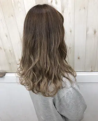 セミロング Loob.TOKYO MIYA🌈のヘアスタイル