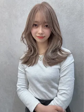 セミロング Rita/髪質改善/ ブリーチなしWカラーのヘアスタイル