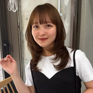 ミディアム ベージュ/透明感/ レイヤー/あやか💕のヘアスタイル