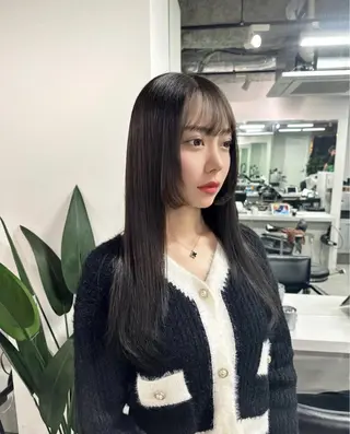 セミロング カラー nailist mana𖤐´-のネイルデザイン
