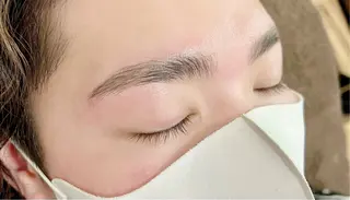アイブロウ 横尾 真琴のマツエク・マツパデザイン