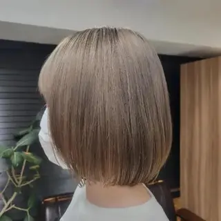 ショート カラー 【公式】Adatto 🩵艶&透明感カラーのヘアスタイル