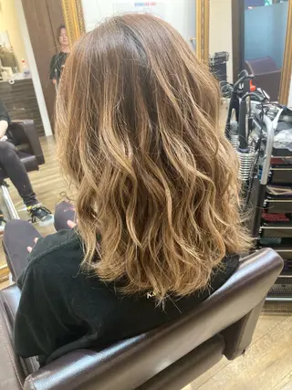 カラー 横山 香音のヘアスタイル