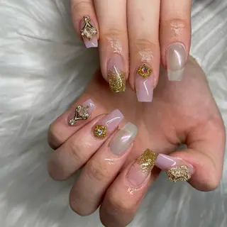 ミディアム ネイル Y. Sのネイルデザイン