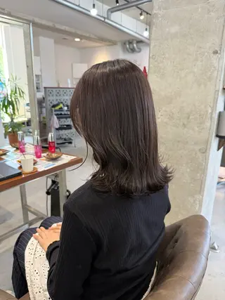 ミディアム カラー カイリ /レイヤーカットのヘアスタイル
