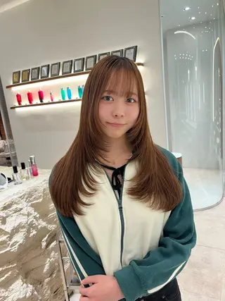 ミディアム レイヤー似合わせ 透明感カラーりきやのヘアスタイル