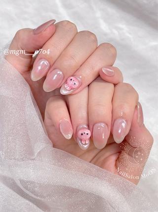 MoON...❤︎ MeGuのネイルデザイン