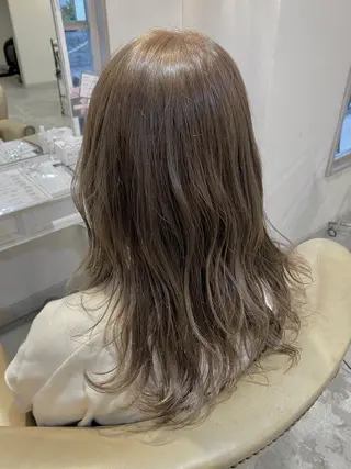 セミロング カラー 美髪・髪質改善 有田怜平のヘアスタイル