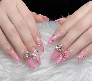 ネイル 小島 阿佑美のネイルデザイン