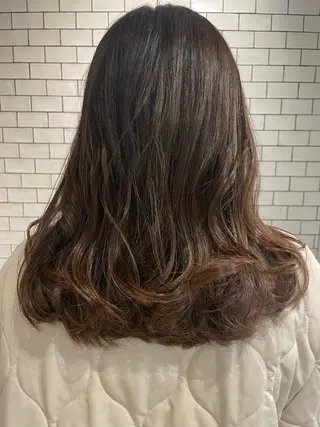 セミロング カラー EIGHT MAYUのヘアスタイル