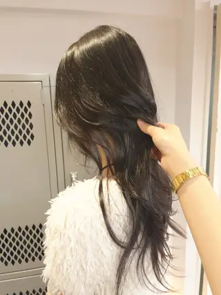ロング カラー kosoraレイヤー ハイトーン/デザインのヘアスタイル