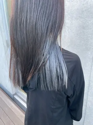 ロング カラー インナーカラー 推し ブリーチ 髪質改善のヘアスタイル