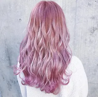 ロング カラー 🩷アニメカラー🩵 mihoのヘアスタイル