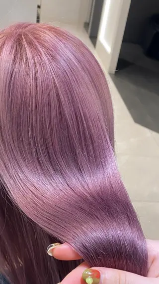 ロング 上品ハイトーン×艶 カラー🤍／ふうかのヘアスタイル
