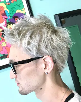 ショート カラー メンズ 山下 亮輔のヘアスタイル