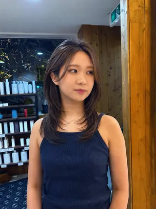カラー 末廣 結音のヘアスタイル