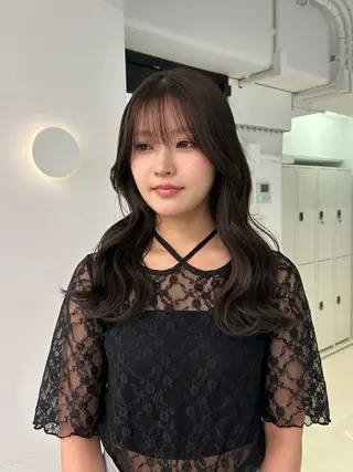 セミロング カラー lomalia moekaのヘアスタイル