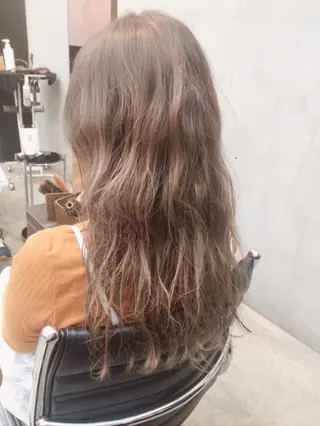 セミロング ロング カラー 栗林 実莉のネイルデザイン