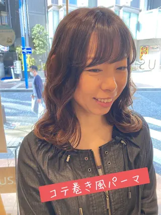 ロング パーマ あやか 白髪ぼかしハイライトのその他イメージ