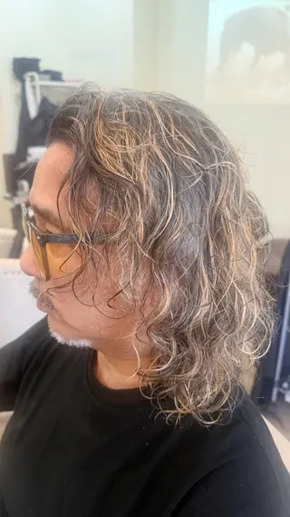 セミロング カラー パーマ メンズ 鶴見 和美のヘアスタイル