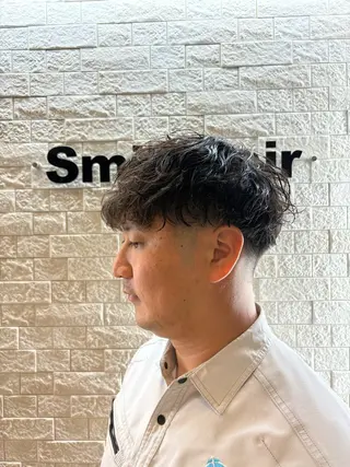 パーマ フェードとパーマ特化 小池 魔裟斗のヘアスタイル