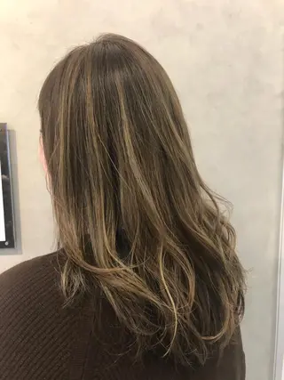 ロング カラー 中村 幸子のヘアスタイル