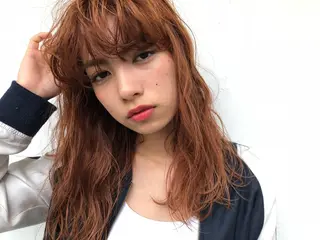セミロング カラー 顔周りレイヤーカット ブリーチminamiのヘアスタイル