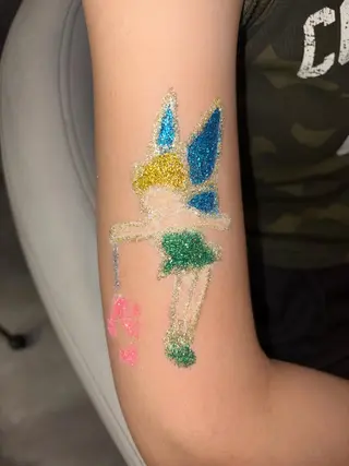 デザインカラー🌈 メイク💄ヒカリ🌟のヘアスタイル