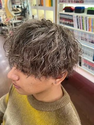 ショート カラー パーマ メンズ まさき✂︎ /ブリーチカラーのヘアスタイル
