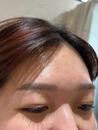 アイブロウ 神田 音羽のヘアスタイル
