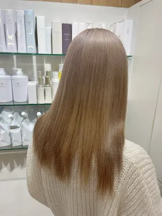セミロング あらいしほ /ピンクカラーのヘアスタイル