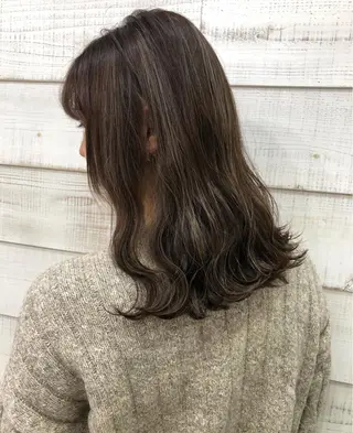 セミロング カラー ヘアアレンジ ブリーチダブルカラー 元町三宮/三ノ宮のヘアスタイル