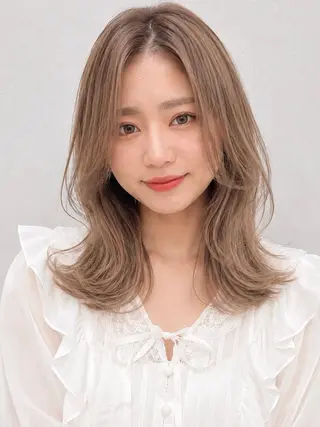 ミディアム MYRTLE TSUNODAのヘアスタイル