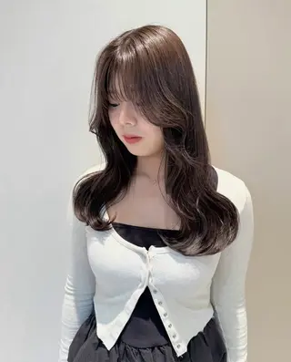 カラー yana /ブリーチモデルのヘアスタイル