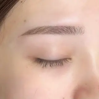 アイブロウ WHITE EYE Aikaの眉毛・アイブロウイメージ