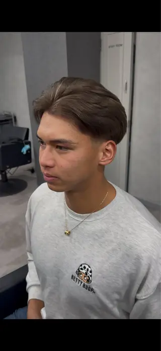 カラー メンズ 芦刈 陽大のヘアスタイル