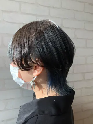 ミディアム カラー 秋葉 万柚子のヘアスタイル