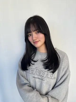 セミロング レイヤー似合わせ 透明感カラーりきやのヘアスタイル