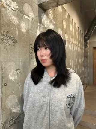 セミロング ルナ/ SYS by fitのヘアスタイル