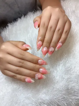 ネイル 佐藤 依娜のネイルデザイン