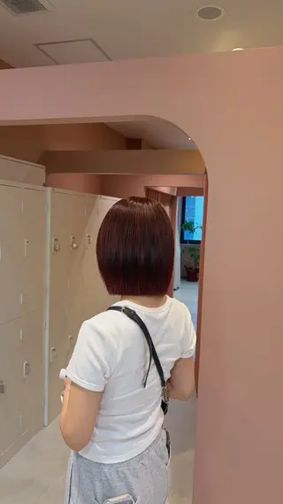 ショート カラー 聖菜/ hina /レイヤー/艶カラーのヘアスタイル